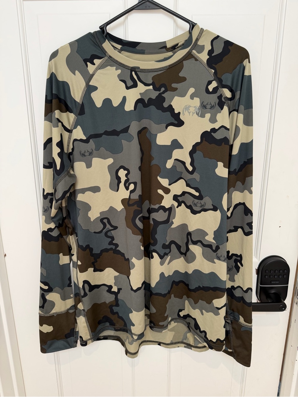 KUIU Men's Baselayer Camo Long Sleeve Performance Shirt - Green/Tan/Brown